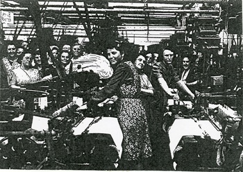 20 Weavers at Hatton Lee Mill  1930s on.jpg